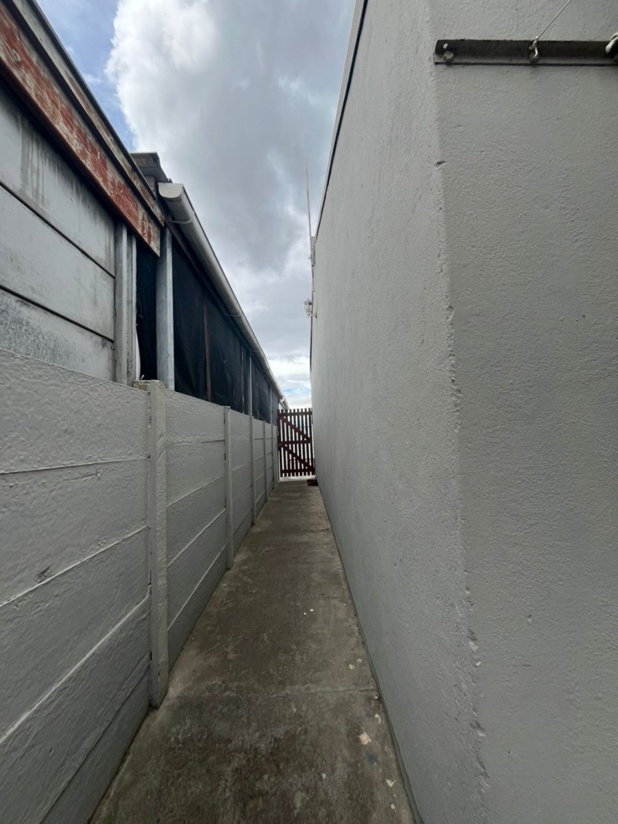 4 Bedroom Property for Sale in Strandfontein Village Western Cape